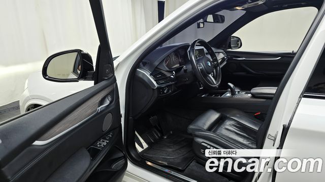 BMW X5 (F15) xDrive 40d Black&White Edition 2015 — фото 10