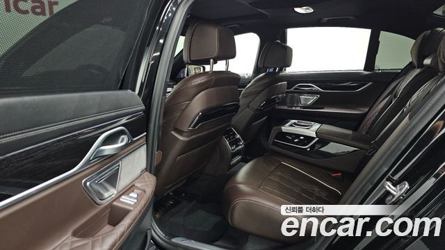 BMW 7 Series (G11) 730d xDrive M Sport 2020 — фото 12