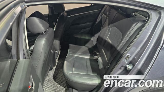 Hyundai Avante (AD) 1.6 GDI Value Plus 2018 — фото 15