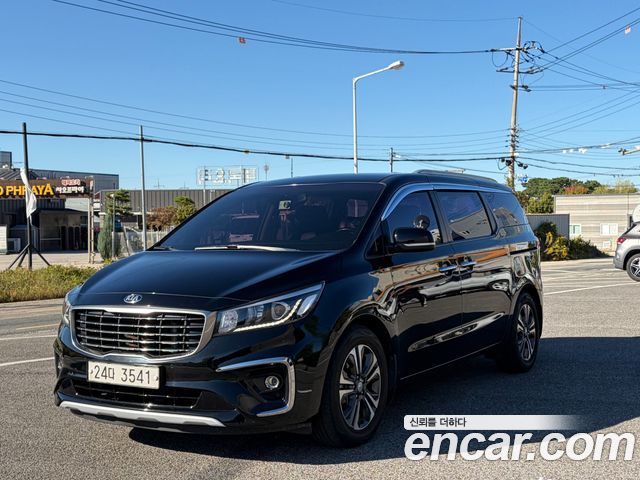Kia Carnival 9-Seater Luxury