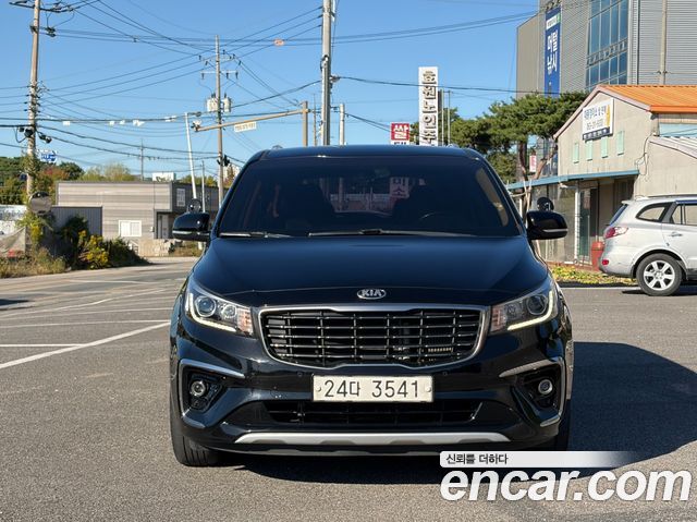 Kia Carnival 9-Seater Luxury 2019 — фото 3