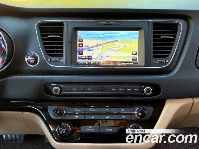 Kia Carnival 9-Seater Luxury 2019 — фото 15