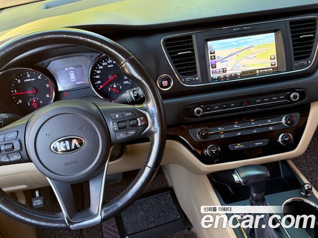 Kia Carnival 9-Seater Luxury 2019 — фото 19