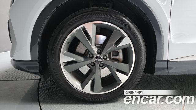 Audi Q4 e-tron (F4) 40 Premium 2023 — фото 5