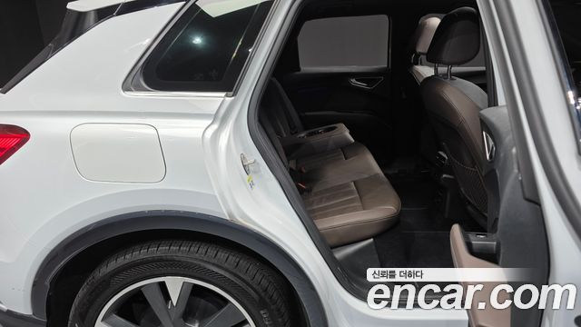 Audi Q4 e-tron (F4) 40 Premium 2023 — фото 11