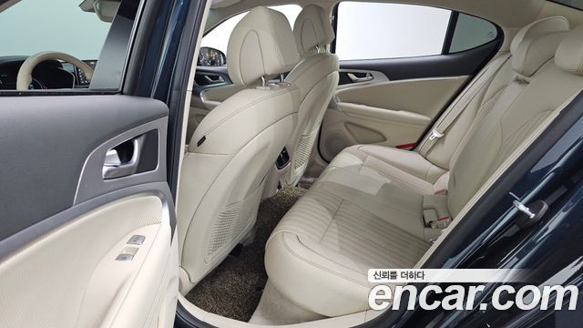 Genesis G70 Gasoline 2.0T 2WD 2021 — фото 12