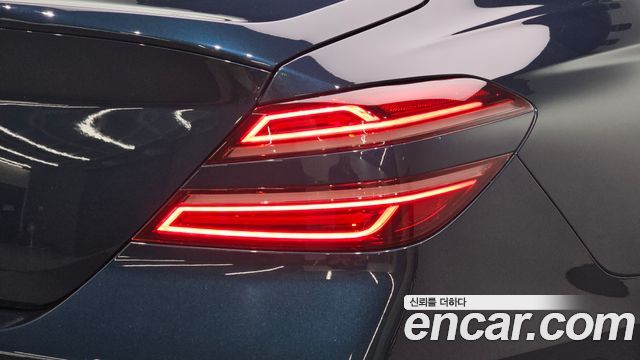 Genesis G70 Gasoline 2.0T 2WD 2021 — фото 23