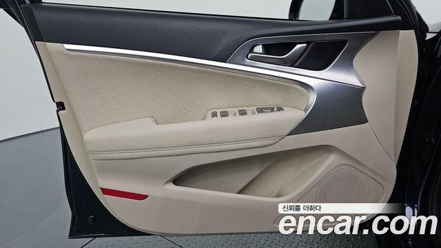 Genesis G70 Gasoline 2.0T 2WD 2021 — фото 24