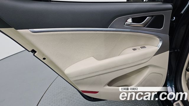 Genesis G70 Gasoline 2.0T 2WD 2021 — фото 25
