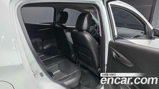 Chevrolet Spark LT 2019 — фото 12