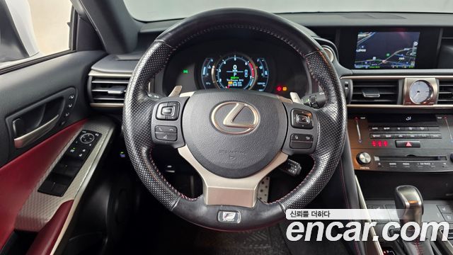 Lexus IS300 F-Sport 2018 — фото 13