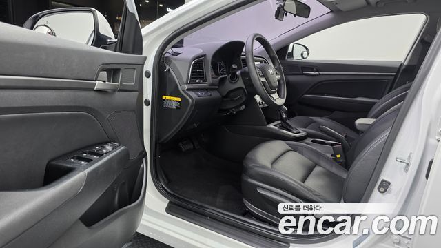 Hyundai Avante (AD) 1.6 GDI Value Plus 2017 — фото 10