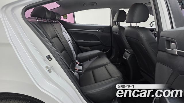 Hyundai Avante (AD) 1.6 GDI Value Plus 2017 — фото 11