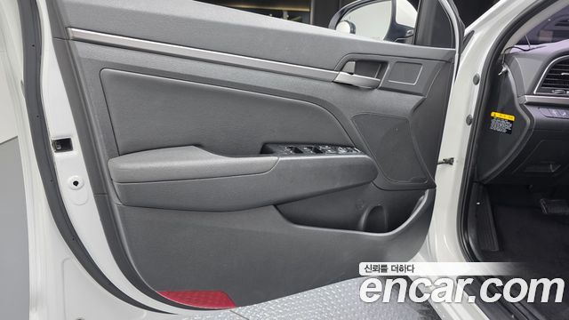 Hyundai Avante (AD) 1.6 GDI Value Plus 2017 — фото 24