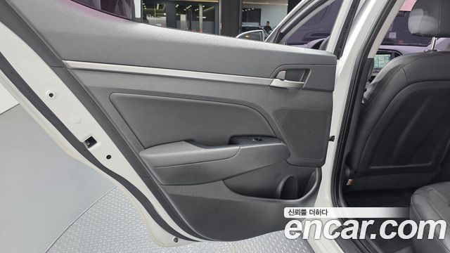 Hyundai Avante (AD) 1.6 GDI Value Plus 2017 — фото 25