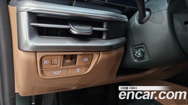 Hyundai Grandeur (GN7) 2,5 Gasoline 2WD Exclusive 2023 — фото 15