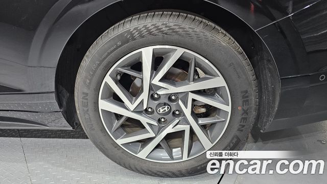 Hyundai Grandeur (GN7) 2,5 Gasoline 2WD Exclusive 2023 — фото 21