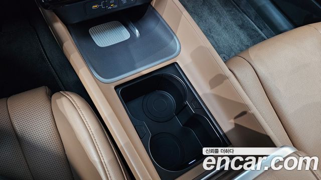 Hyundai Grandeur (GN7) 2,5 Gasoline 2WD Exclusive 2023 — фото 29