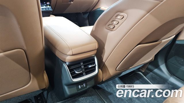 Hyundai Grandeur (GN7) 2,5 Gasoline 2WD Exclusive 2023 — фото 35