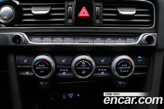 Genesis G70 2.0T AWD Sport Package 2019 — фото 24