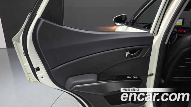 KG Mobility (SsangYong) Tivoli Air Diesel IX 2WD 2017 — фото 25