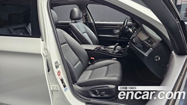 BMW 5 Series (F10) 520d xDrive M Aero Dynamic 2016 — фото 12