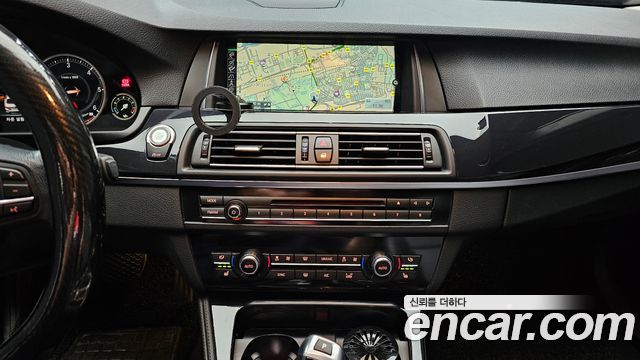 BMW 5 Series (F10) 520d xDrive M Aero Dynamic 2016 — фото 14