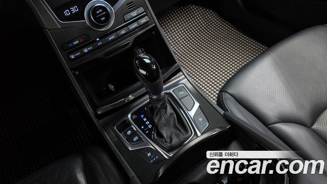 Hyundai Grandeur (HG) HG220 Diesel Premium 2015 — фото 9