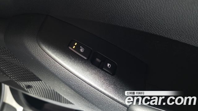 Kia Seltos Gasoline 1.6 Turbo 2WD Signature 2023 — фото 19