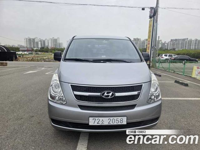 Hyundai Grand Starex 12-Seater Wagon CVX Deluxe 2015 — фото 2