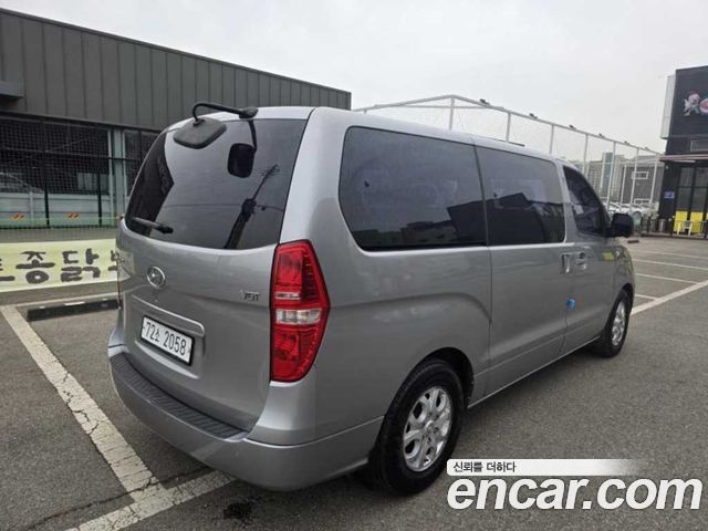 Hyundai Grand Starex 12-Seater Wagon CVX Deluxe 2015 — фото 3