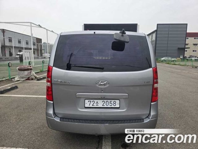 Hyundai Grand Starex 12-Seater Wagon CVX Deluxe 2015 — фото 4