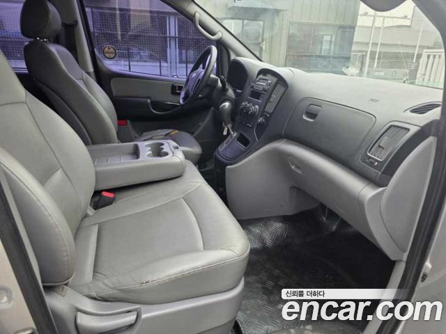 Hyundai Grand Starex 12-Seater Wagon CVX Deluxe 2015 — фото 5