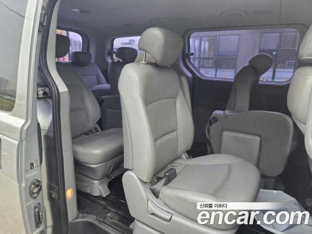 Hyundai Grand Starex 12-Seater Wagon CVX Deluxe 2015 — фото 6