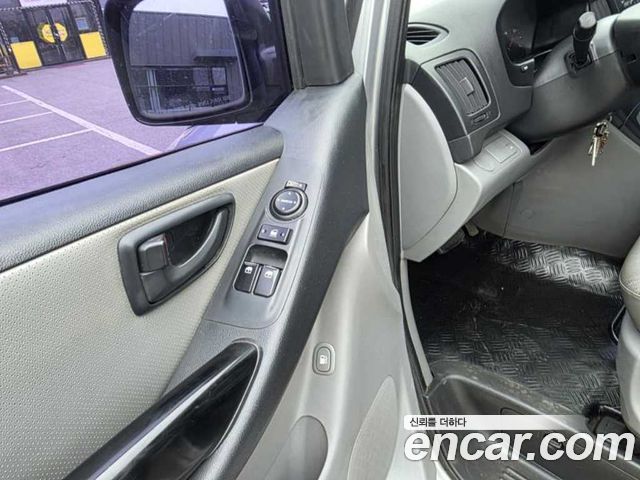 Hyundai Grand Starex 12-Seater Wagon CVX Deluxe 2015 — фото 15