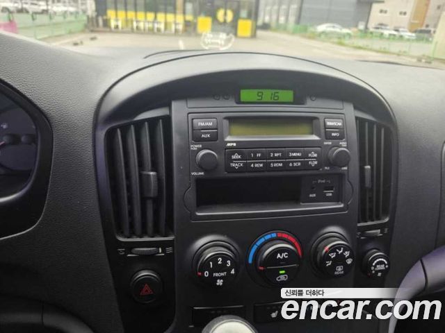 Hyundai Grand Starex 12-Seater Wagon CVX Deluxe 2015 — фото 18