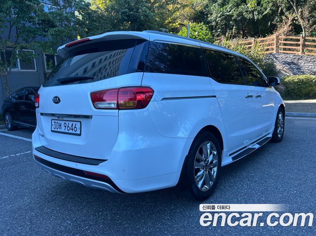 Kia Carnival 9-seater Noblesse 2015 — фото 5