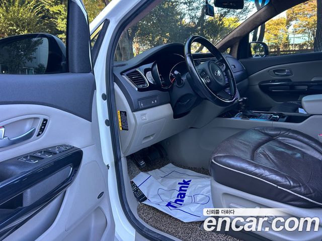 Kia Carnival 9-seater Noblesse 2015 — фото 7