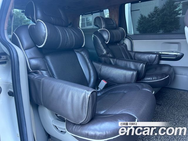 Kia Carnival 9-seater Noblesse 2015 — фото 10