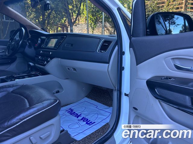 Kia Carnival 9-seater Noblesse 2015 — фото 15