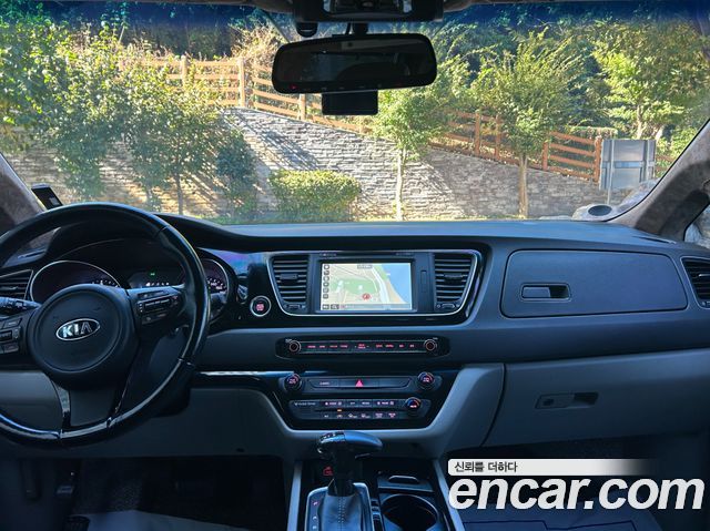 Kia Carnival 9-seater Noblesse 2015 — фото 18