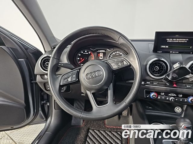 Audi A3 40 TFSI 8V 2018 — фото 9