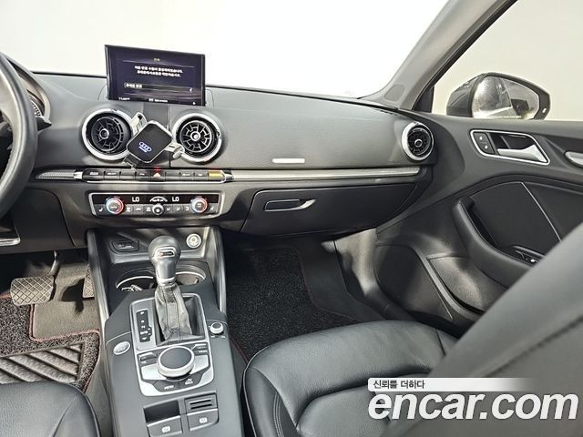 Audi A3 40 TFSI 8V 2018 — фото 10