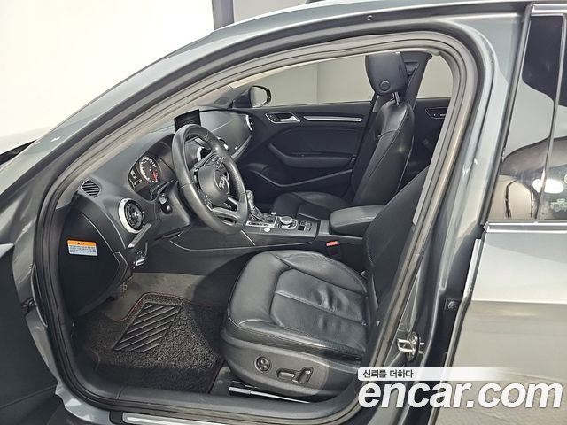 Audi A3 40 TFSI 8V 2018 — фото 15