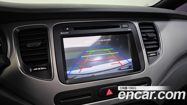 Kia Carens 2.0 LPi Luxury 2014 — фото 15