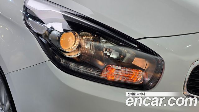 Kia Carens 2.0 LPi Luxury 2014 — фото 22