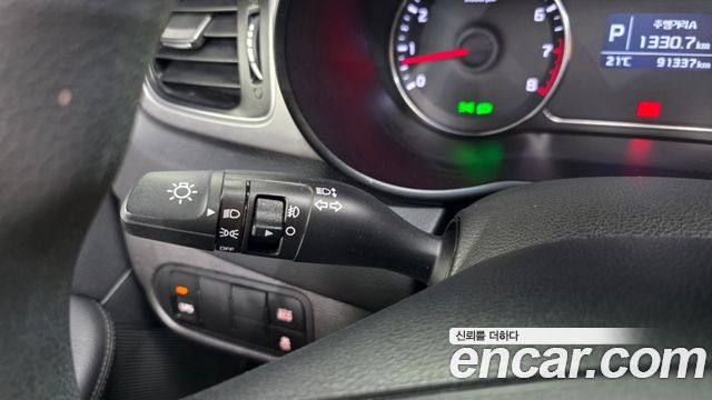 Kia Carens 2.0 LPi Luxury 2014 — фото 33