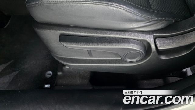 Kia Carens 2.0 LPi Luxury 2014 — фото 34