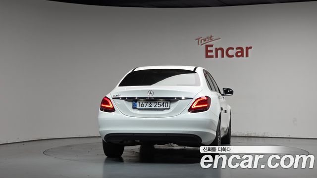 Mercedes-Benz C-Class (W205) C200 2020 — фото 4