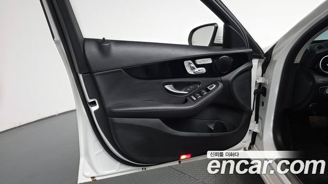 Mercedes-Benz C-Class (W205) C200 2020 — фото 24